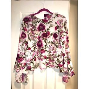 Floral bell sleeved blouse - size S